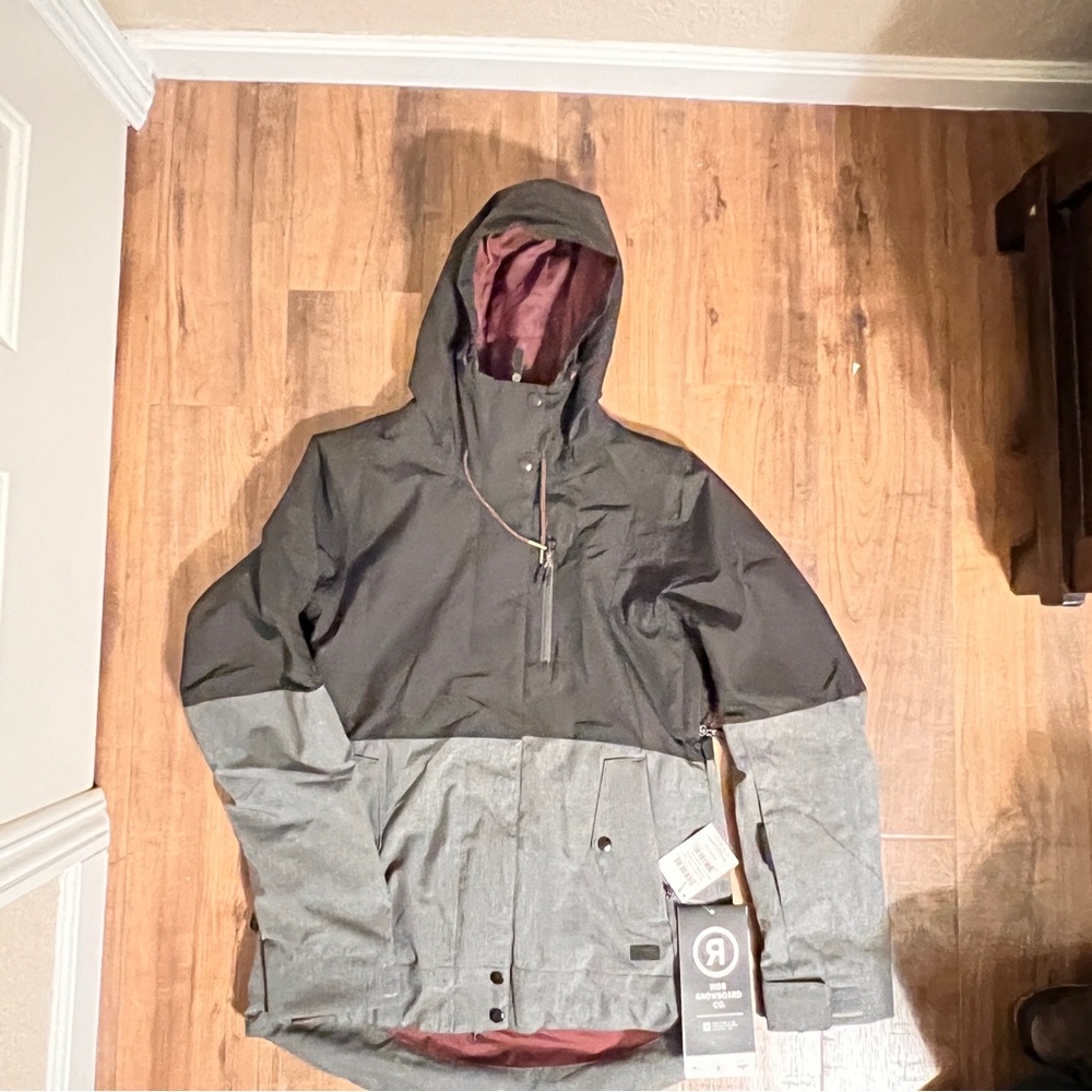 Ride NWT NEVER WORN snowboarding jacket